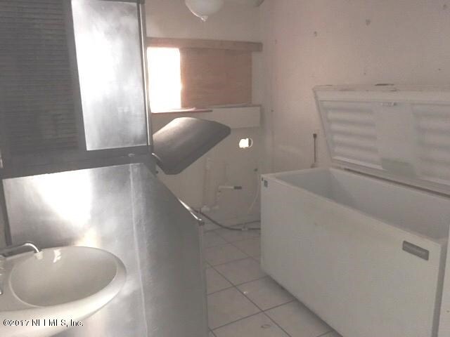 More Photos Of 413 Elm St, Welaka Freestanding For Sale
