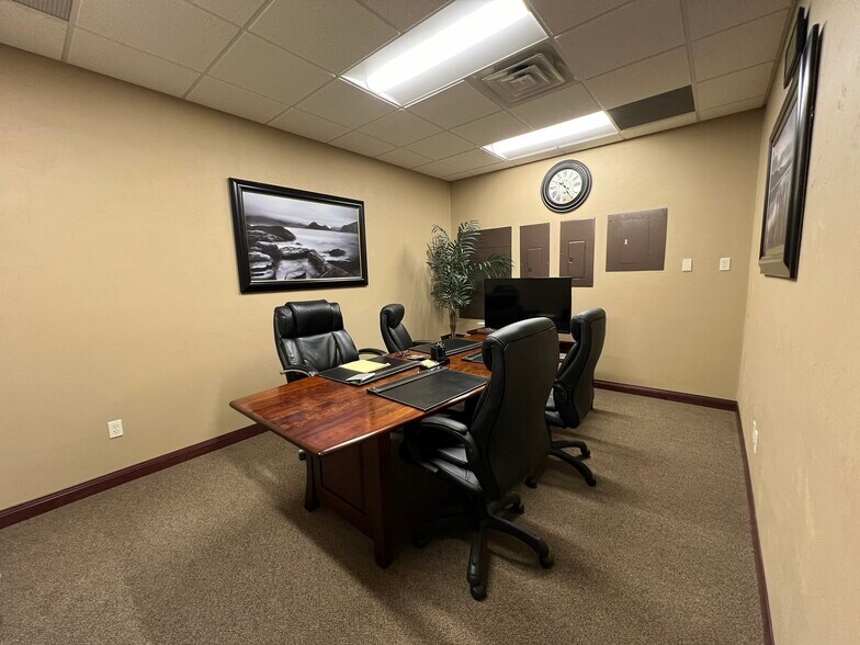 More Photos Of 518-540 S Westland Dr, Appleton Office For Lease