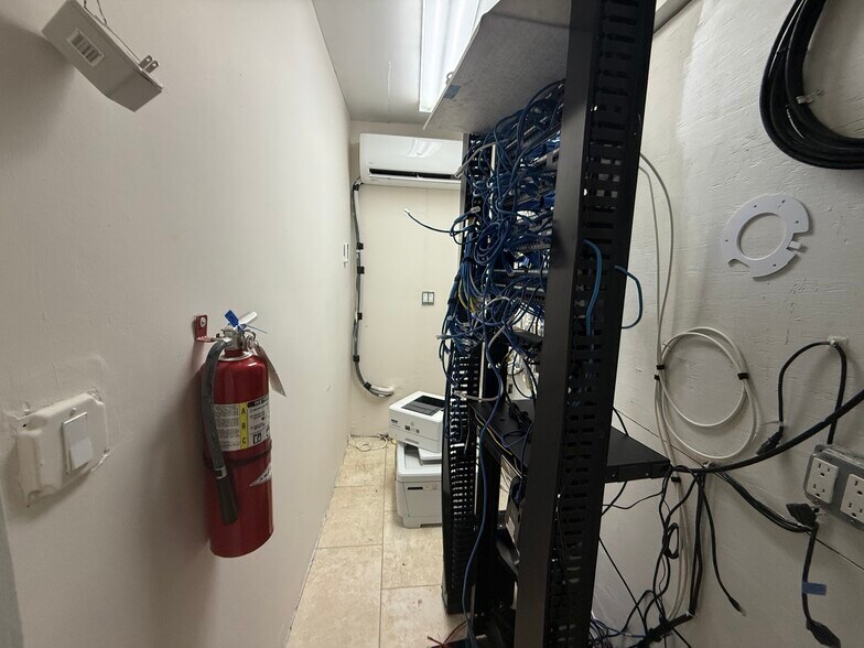 More Photos Of 9611 SW 40th St, Miami Medical For Sale