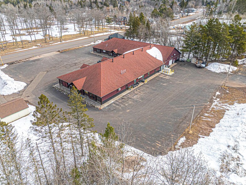 More Photos Of 629 W Cloverland Dr, Ironwood Storefront For Sale