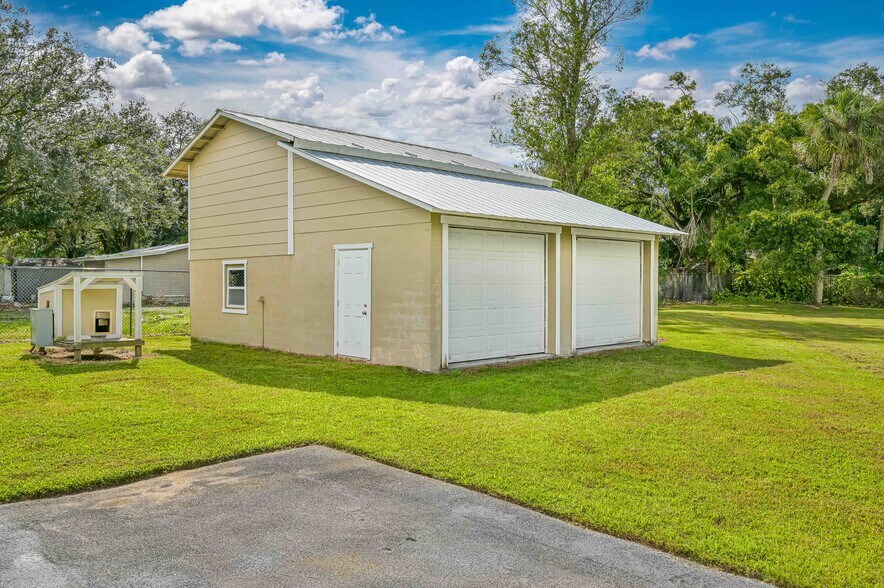 More Photos Of 4240 Ellis Rd, Fort Myers Apartments For Sale