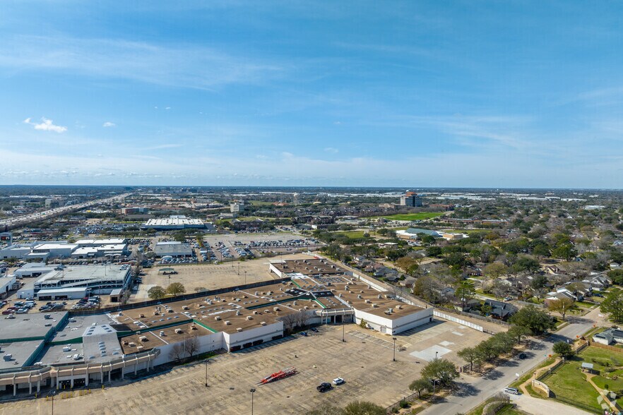 More Photos Of 12002 Southwest Fwy, Meadows Place Freestanding For Sale