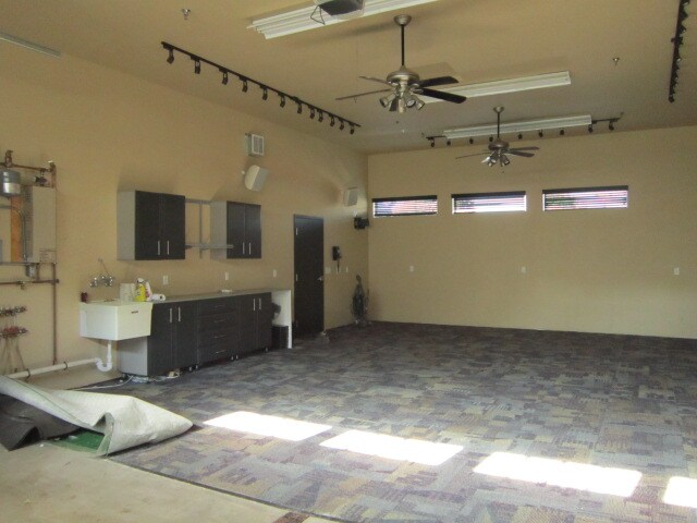 More Photos Of 913 Manor Dr NE, Spring Lake Park Office For Lease