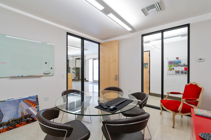 More Photos Of 15-17 Brush Pl, San Francisco Flex For Lease