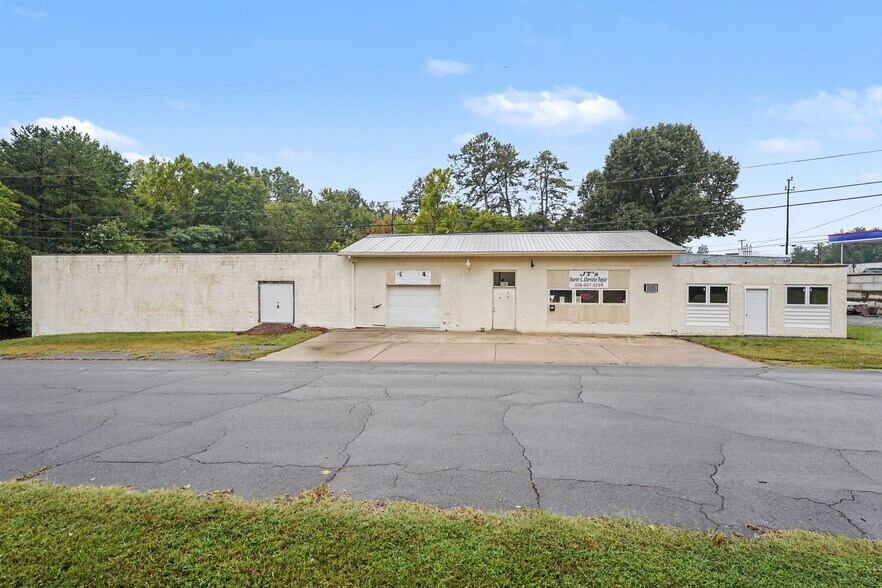 More Photos Of 427 W Gene Hairston St, Madison Auto Repair For Sale