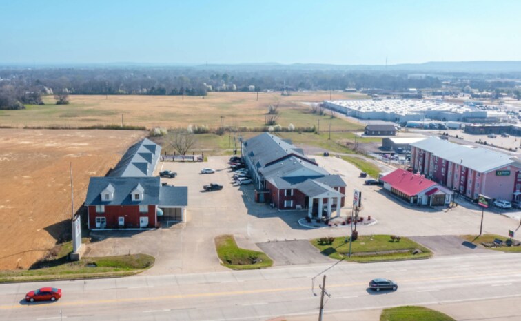 More Photos Of 706 S Kerr Blvd, Sallisaw Hotel For Sale