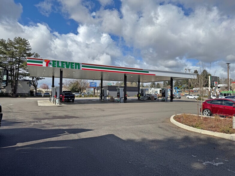 More Photos Of 3738 W 11th Ave, Eugene Service Station For Sale