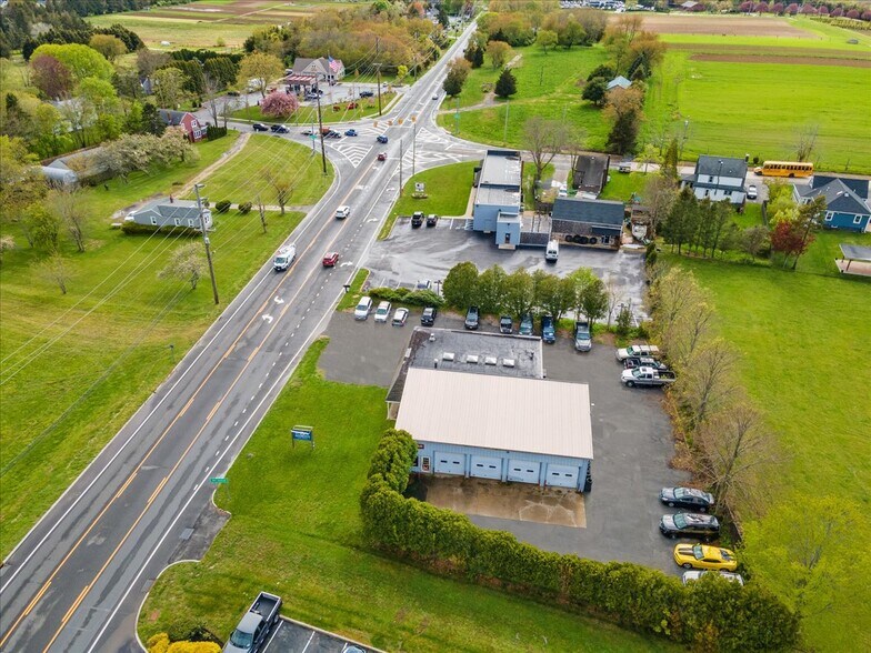 More Photos Of 45845 Cr-48, Southold Auto Repair For Sale