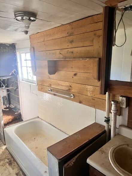 More Photos Of 640 36th St NW, Roanoke Apartments For Sale