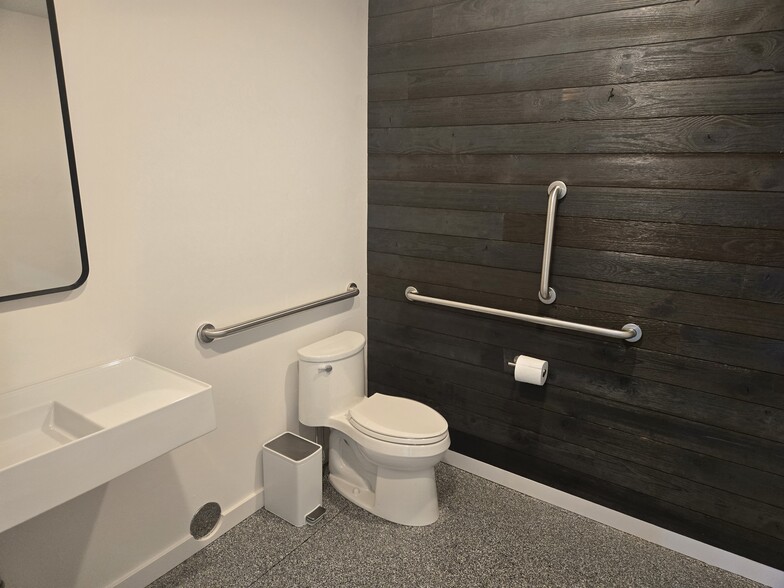 More Photos Of 1102 Jackrabbit Ln, Belgrade Warehouse For Sale