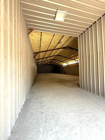 More Photos Of 703 Buschong St, Houston Manufacturing For Lease