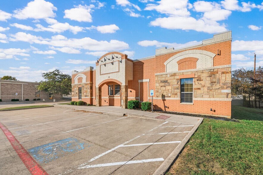 More Photos Of 131 Quest Ct, Keller Office For Lease