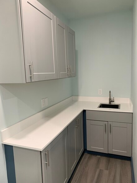 More Photos Of 8815 West Rd, Houston Unknown For Lease