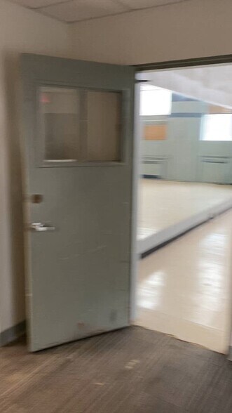 Primary Photo Of 1208 Calumet St, Houston Manufacturing For Lease