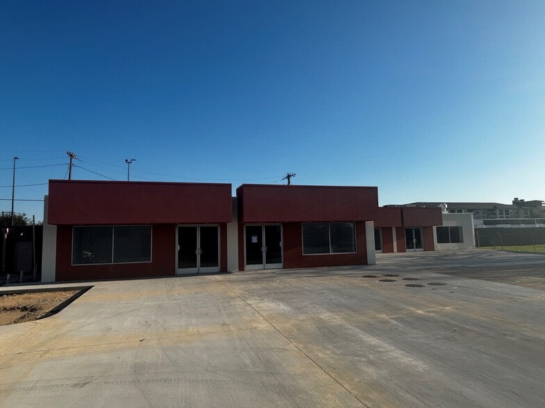 More Photos Of 2714 Bomar Ave, Dallas Restaurant For Lease