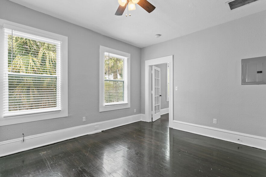 More Photos Of 1720 W Hills Ave, Tampa Apartments For Sale
