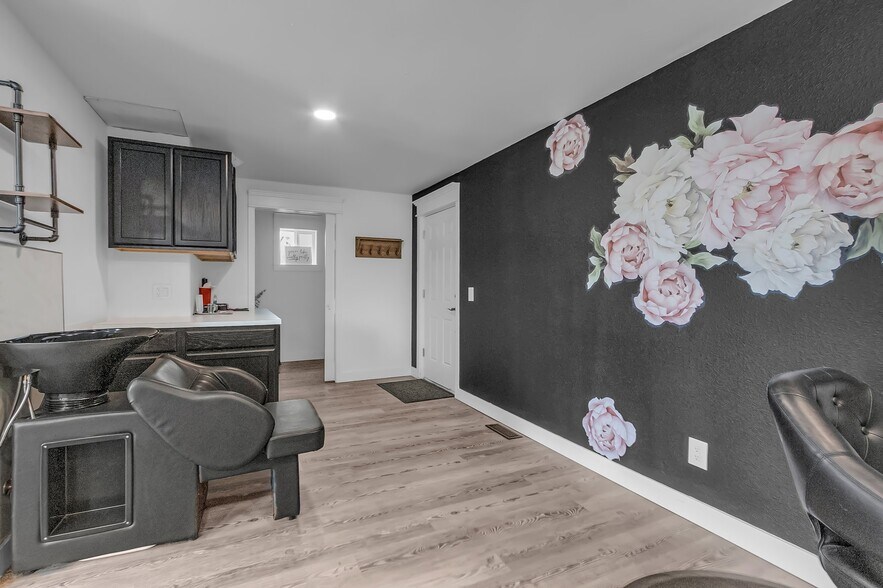 More Photos Of 108 Centre S st, Rainier General Retail For Sale