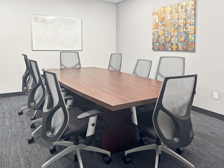 More Photos Of 201 St. Charles Ave, New Orleans Coworking Space