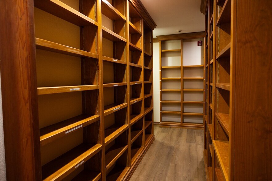 More Photos Of 10225 W Thunderbird Blvd, Sun City Medical For Sale