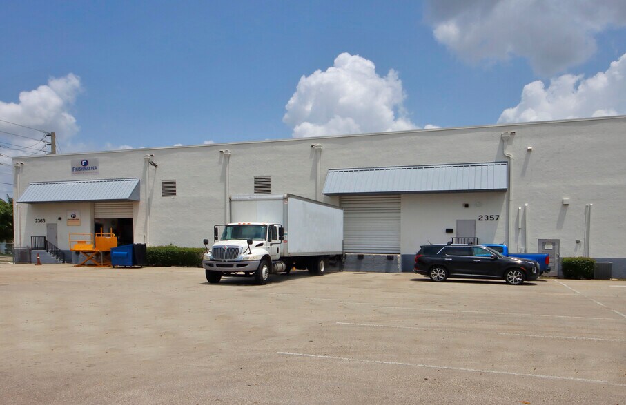 More Photos Of 2201-2211 Stirling Rd, Fort Lauderdale Unknown For Lease