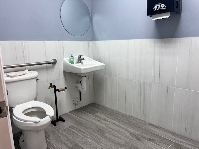 More Photos Of 1510-1556 SW 13th Ct, Pompano Beach Showroom For Sale