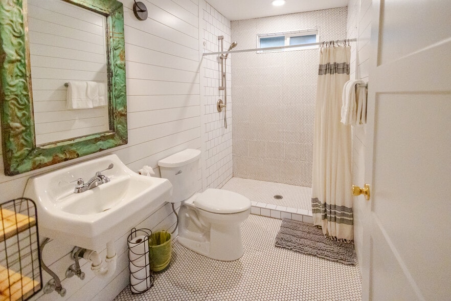 More Photos Of 6385 W White Mountain Blvd, Lakeside Lodge Meeting Hall For Sale