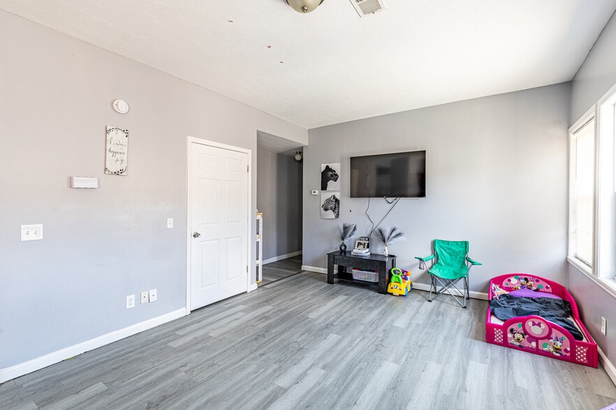 More Photos Of 757 W Main St, Rochester Multifamily For Sale