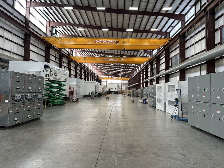 More Photos Of 1616 Gears Rd, Houston Manufacturing For Sale
