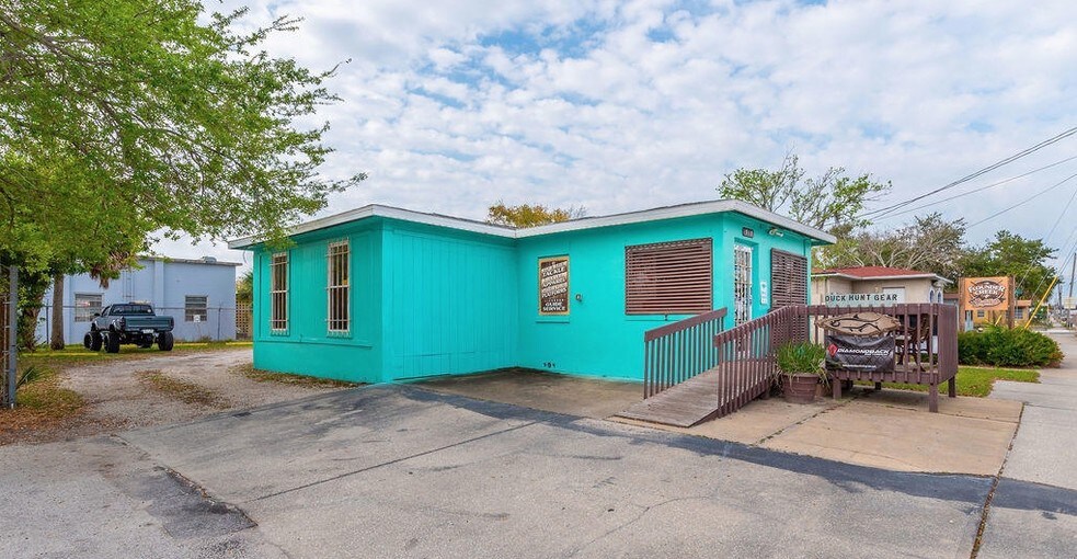 More Photos Of 515 Garden St, Titusville Freestanding For Sale