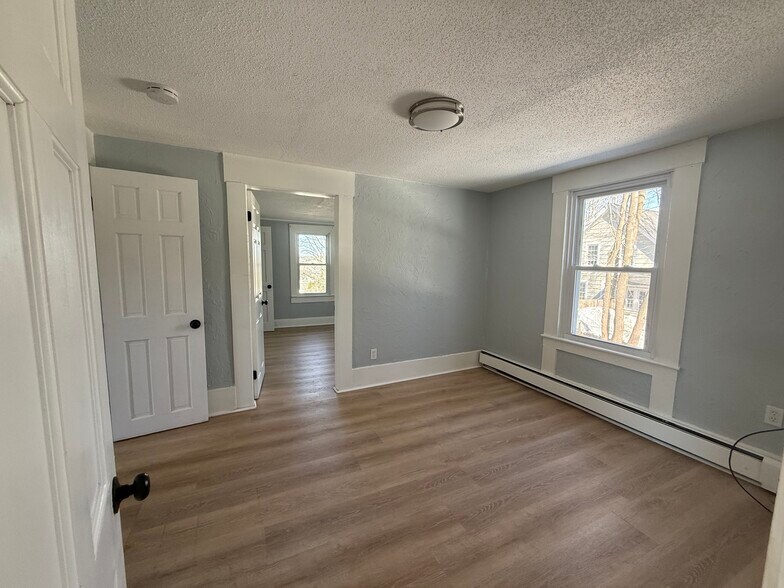 More Photos Of 2 Lyon St, Putnam Apartments For Sale