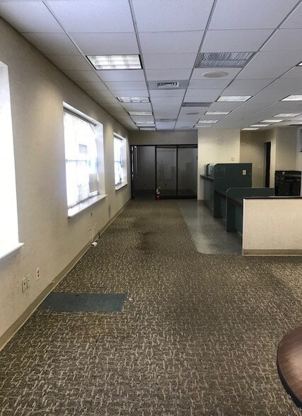 More Photos Of 1615 Northern Blvd, Manhasset Office For Lease