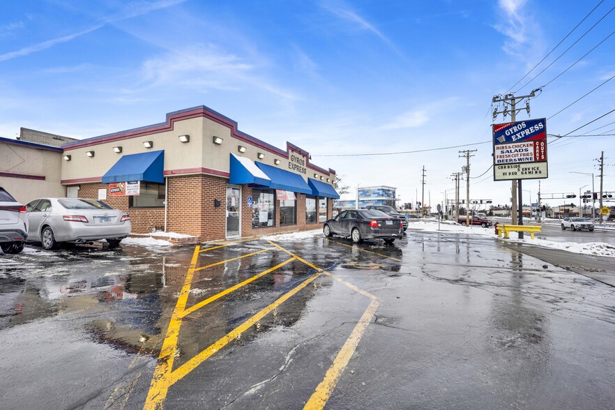 Primary Photo Of 750 N Addison Rd, Villa Park Restaurant For Sale