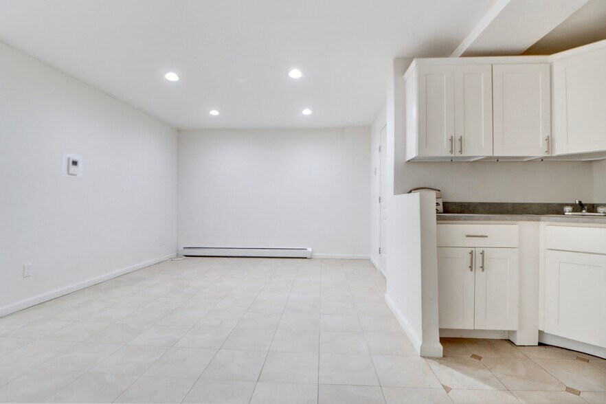 More Photos Of 5926 Bleecker St, Ridgewood Medical For Sale