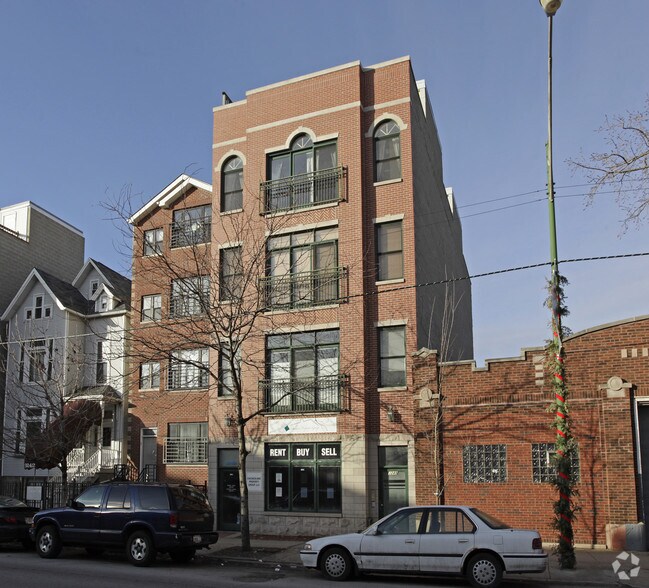 More Photos Of 3248 N Sheffield Ave, Chicago Storefront Retail Residential For Sale