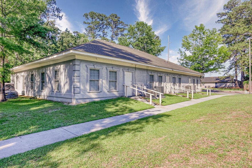 More Photos Of 1481 Dean Forest Rd, Savannah Medical For Lease