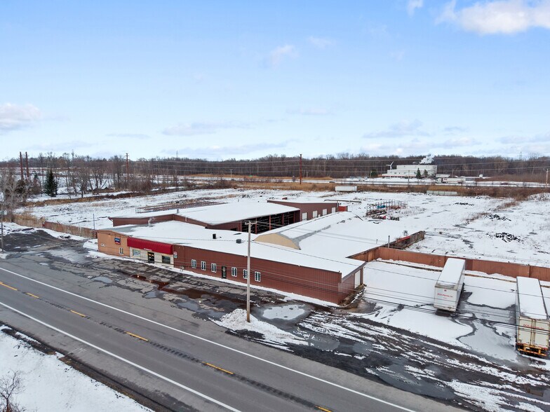 Primary Photo Of 8568 Brewerton Rd, Brewerton Auto Salvage Facility For Sale