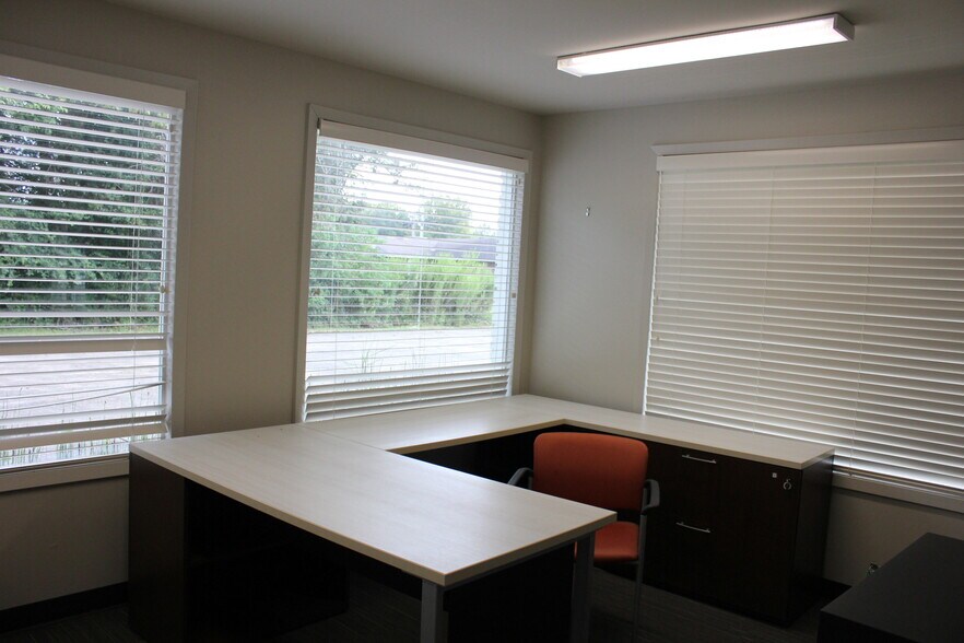 More Photos Of 27373 Highway 42, Springfield Loft Creative Space For Lease