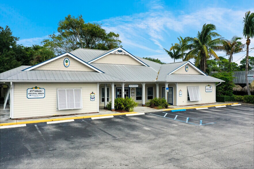 More Photos Of 947-953 NE Jensen Beach Blvd, Jensen Beach Office For Sale