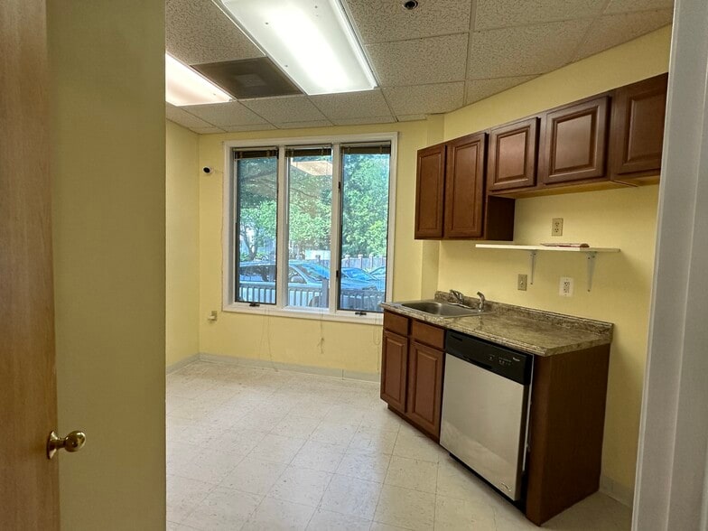 More Photos Of 305 Harrison St, Leesburg Medical For Lease