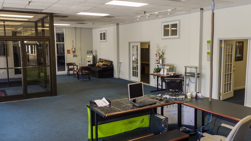More Photos Of 421 Maiden Ln, Fayetteville Restaurant For Sale