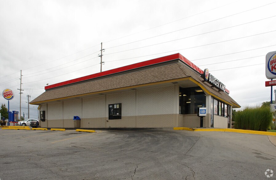 Primary Photo Of 3690 SW Topeka Blvd, Topeka Fast Food For Sale