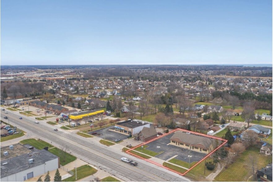 More Photos Of 49532-49540 Gratiot Ave, Chesterfield Freestanding For Lease