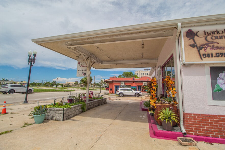 More Photos Of 108 E Marion Ave, Punta Gorda General Retail For Sale