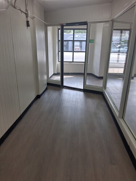 More Photos Of 2709 W 38th Ave, Denver Storefront For Lease