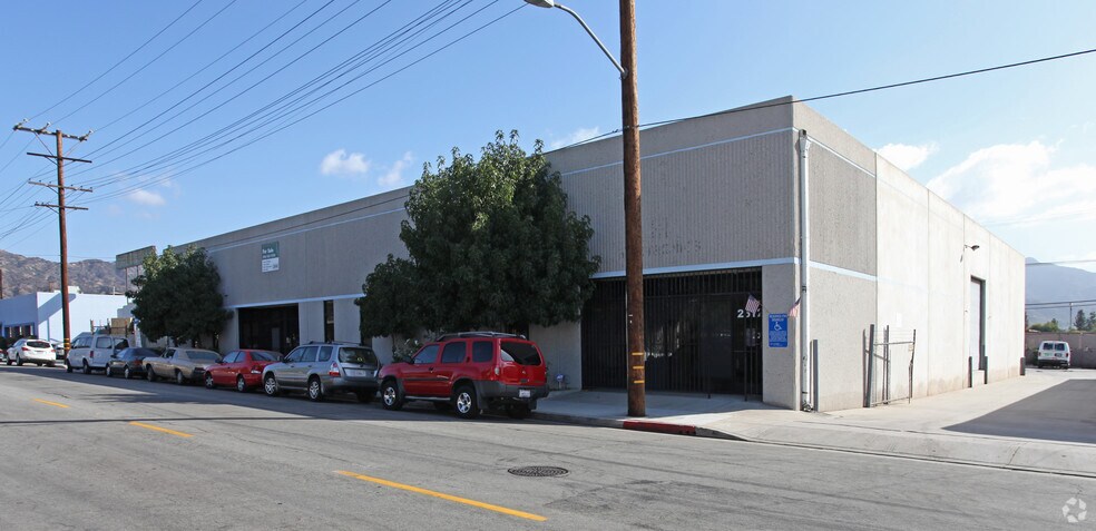 More Photos Of 2512-2516 Ontario St, Burbank Manufacturing For Lease