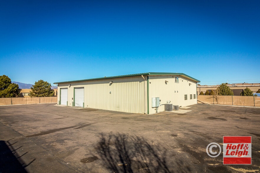 More Photos Of 4605 Town Center Dr, Colorado Springs Warehouse For Lease