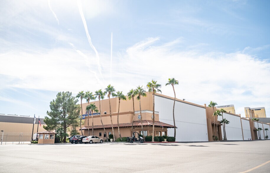More Photos Of 155 E Reno Ave, Las Vegas Airplane Hangar For Lease