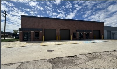 Primary Photo Of 33421-33425 Kelly Rd, Fraser Manufacturing For Sale
