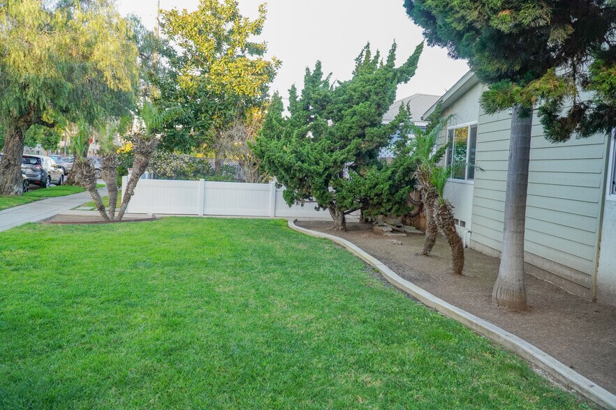 More Photos Of 209-217 C Ave, Coronado Apartments For Sale