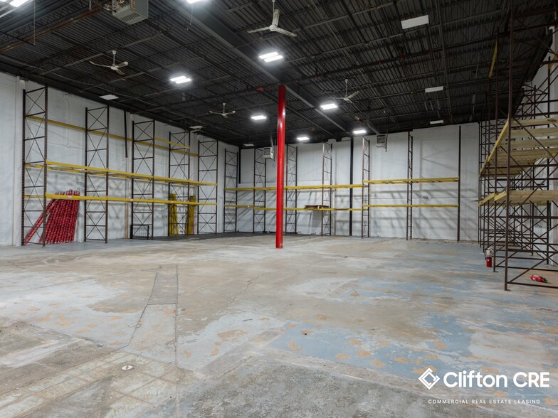 More Photos Of 207-235 Clifton Blvd, Clifton Warehouse For Lease